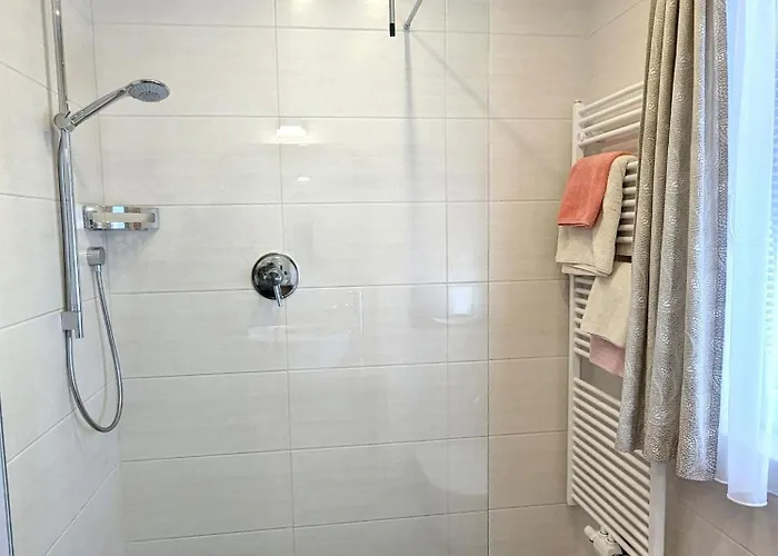 Petri Heil Apartman *